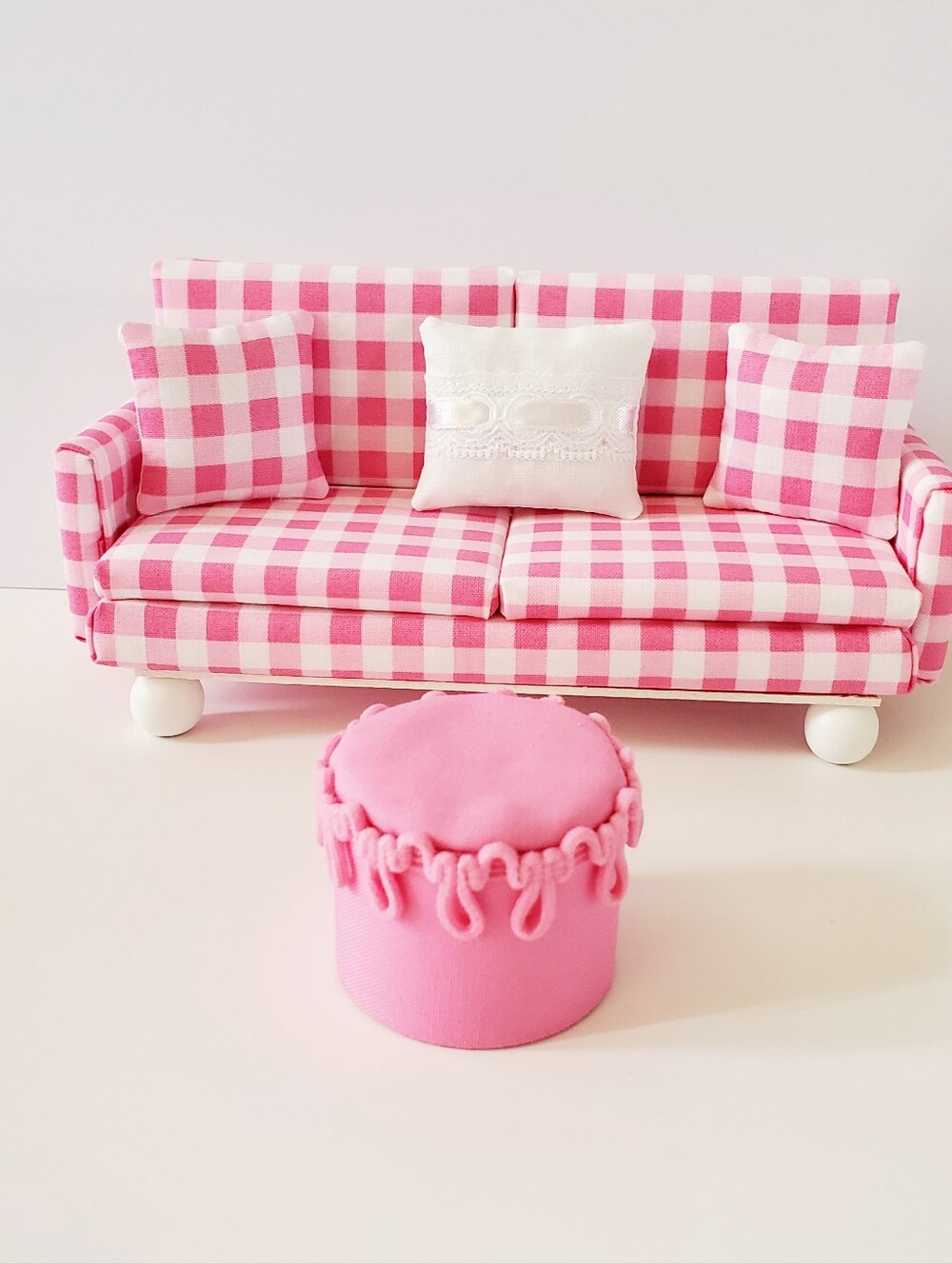Miniature Dollhouse 1:12 Scale Pink Gingham Doll Sofa